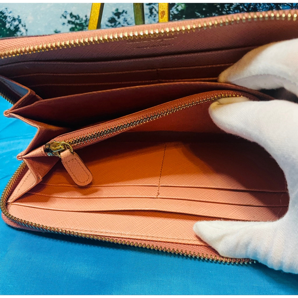 Salvatore Ferragamo Gancini Zip Around Wallet Burgundy /Pink Full Size - Picture 8 of 14